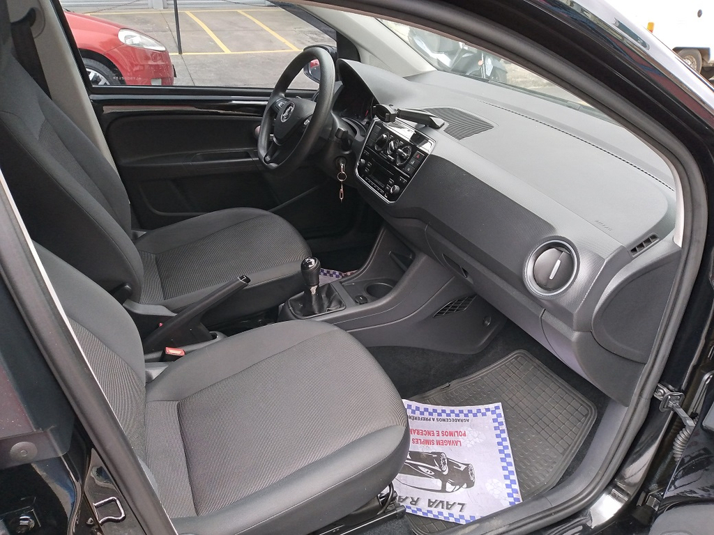 Volkswagen Up! Preto