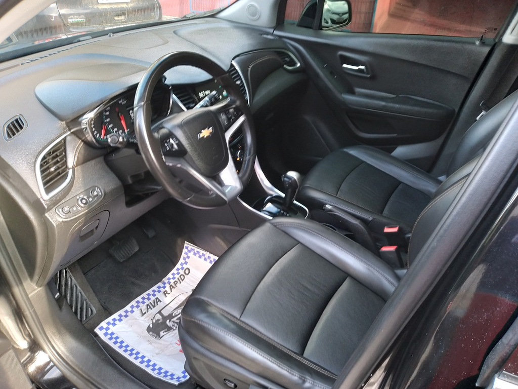 Chevrolet Tracker Preto