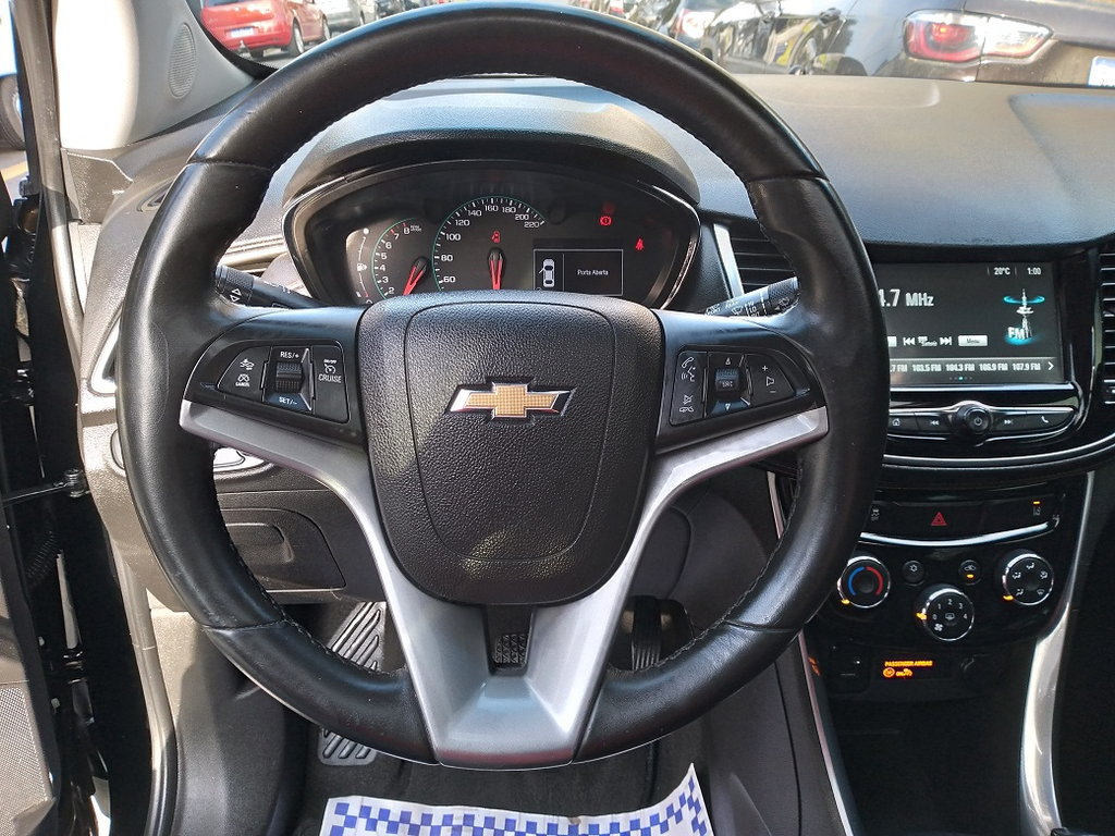 Chevrolet Tracker Preto