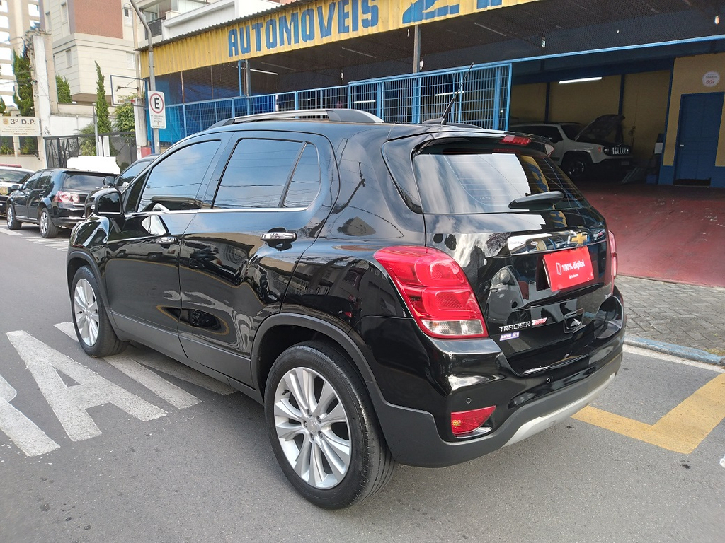 Chevrolet Tracker Preto