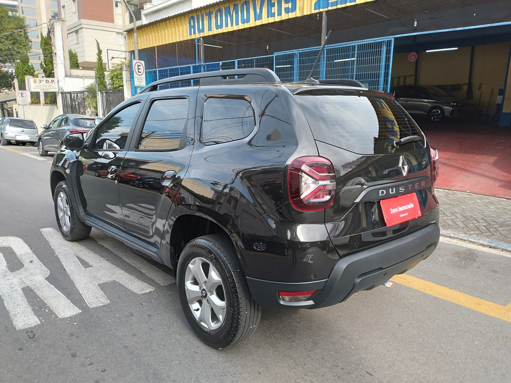 Renault Duster Preto