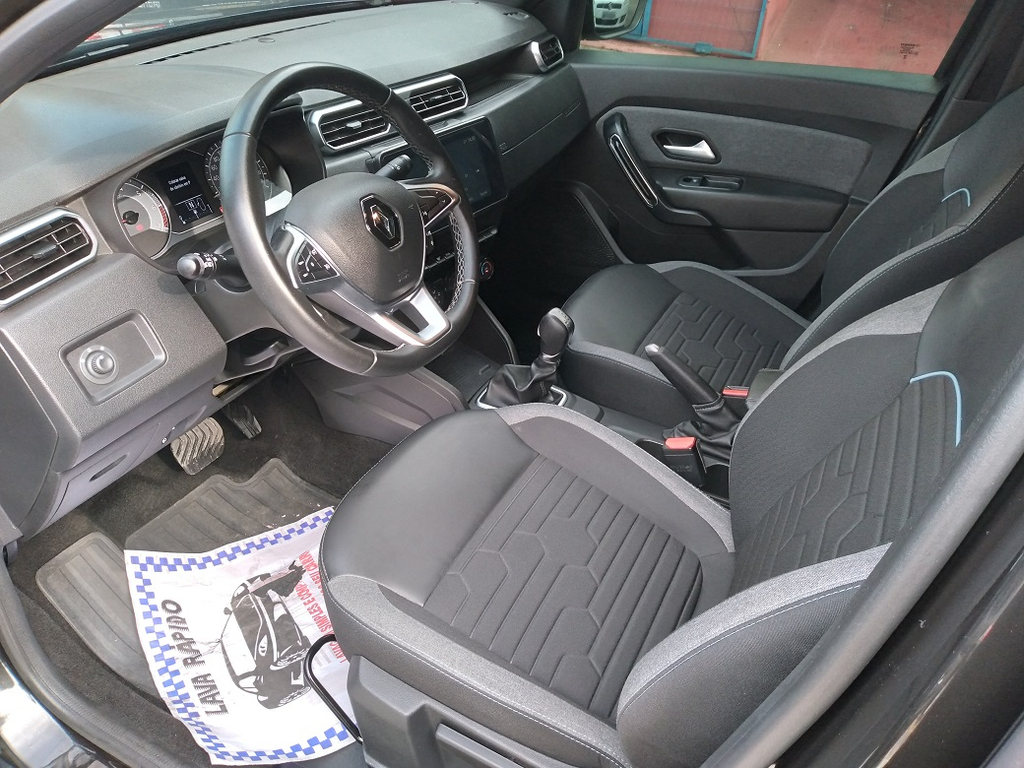 Renault Duster Preto