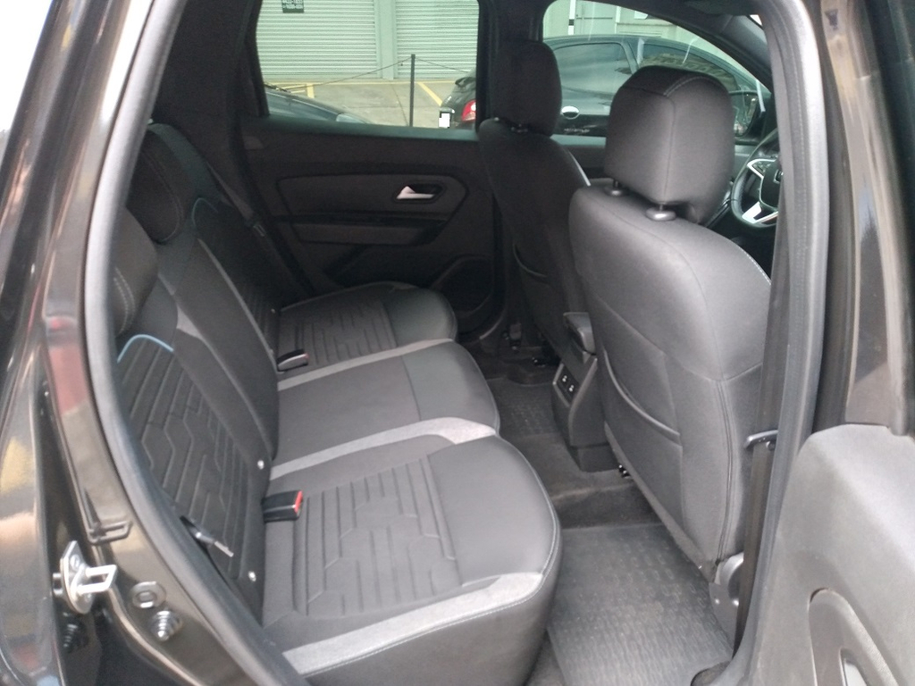 Renault Duster Preto