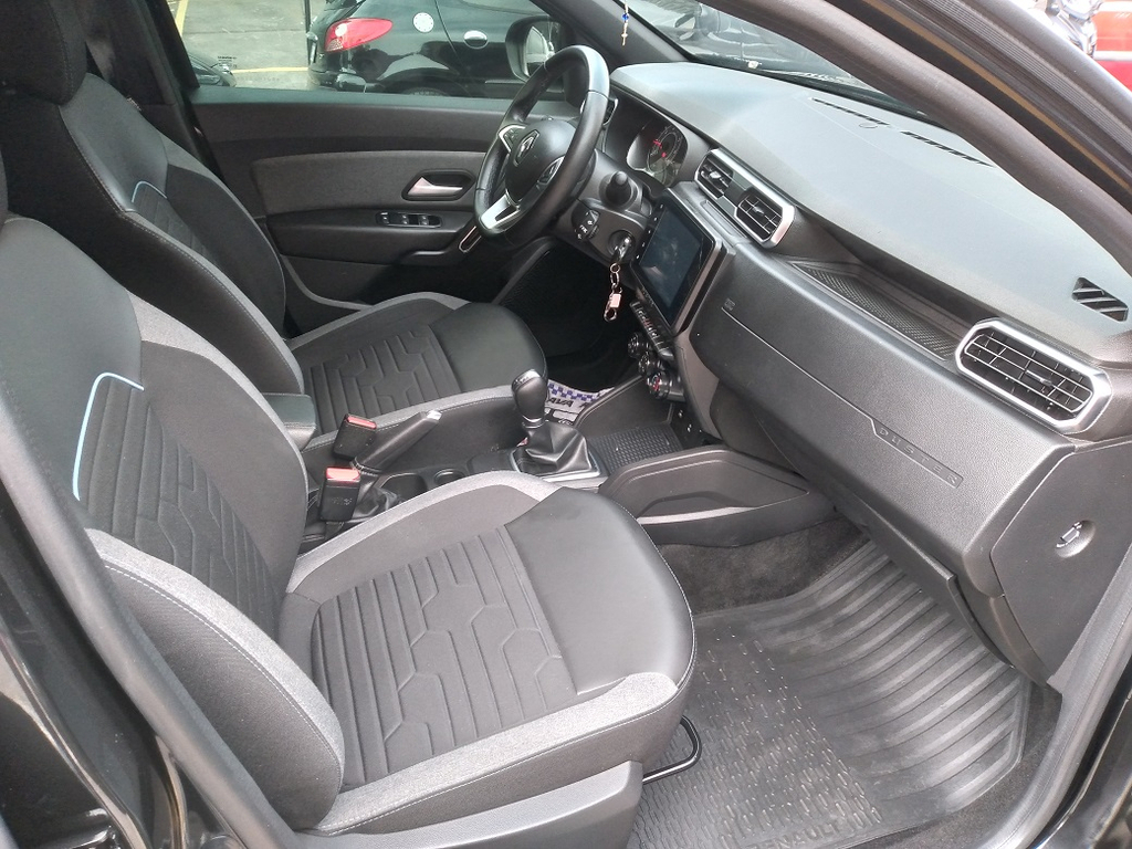 Renault Duster Preto