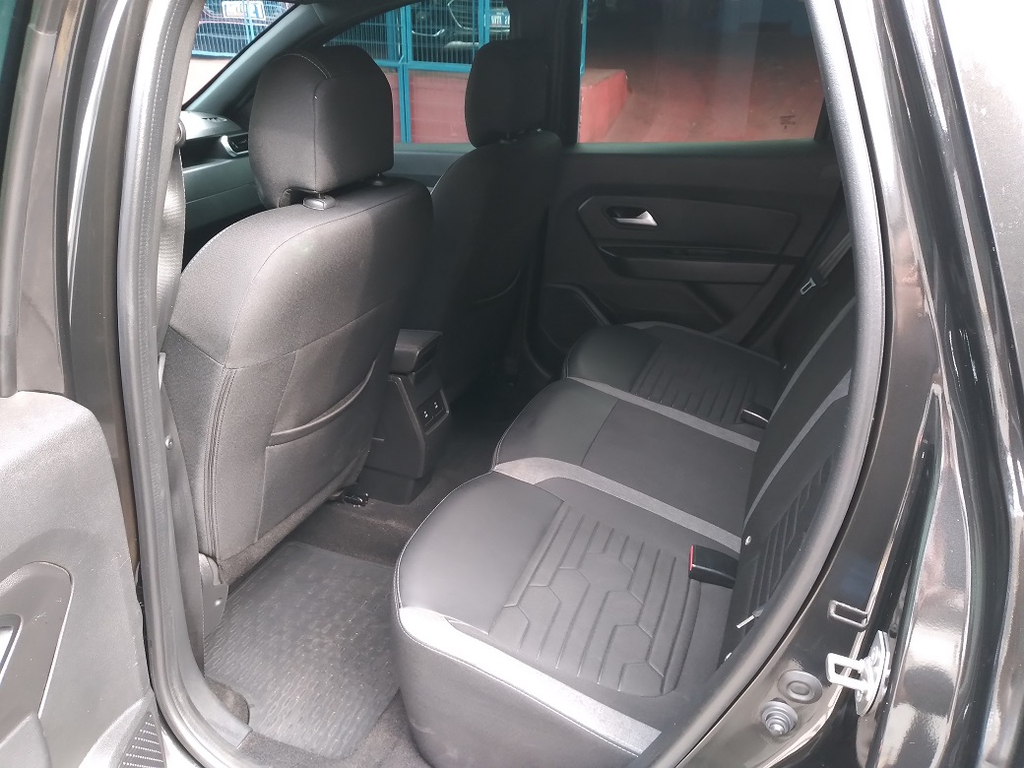 Renault Duster Preto