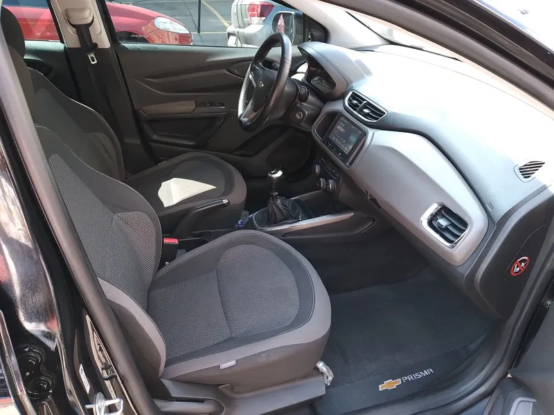 Chevrolet Prisma Preto