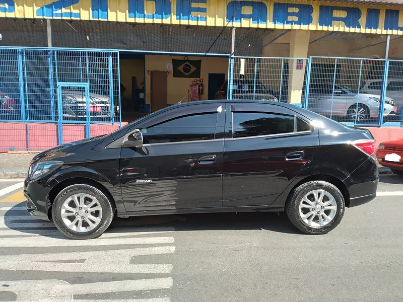 Chevrolet Prisma Preto