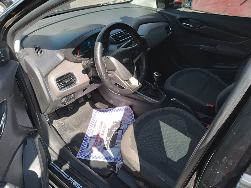 Chevrolet Prisma Preto