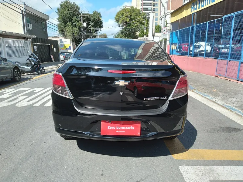 Chevrolet Prisma Preto