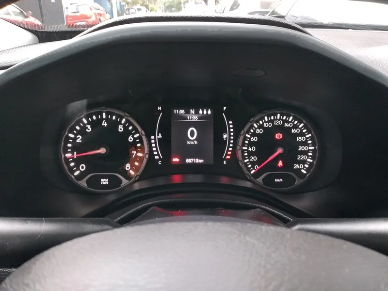 Jeep Renegade Preto