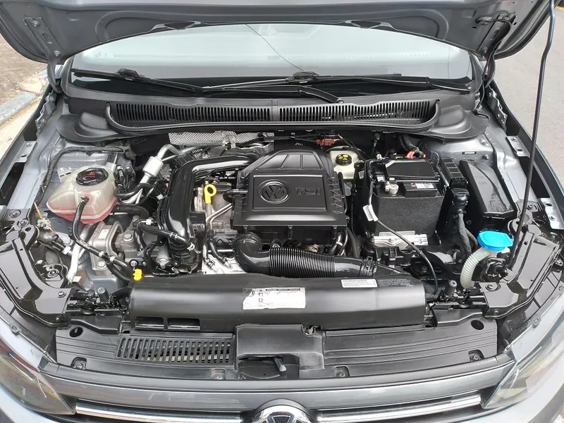 Volkswagen Polo Cinza