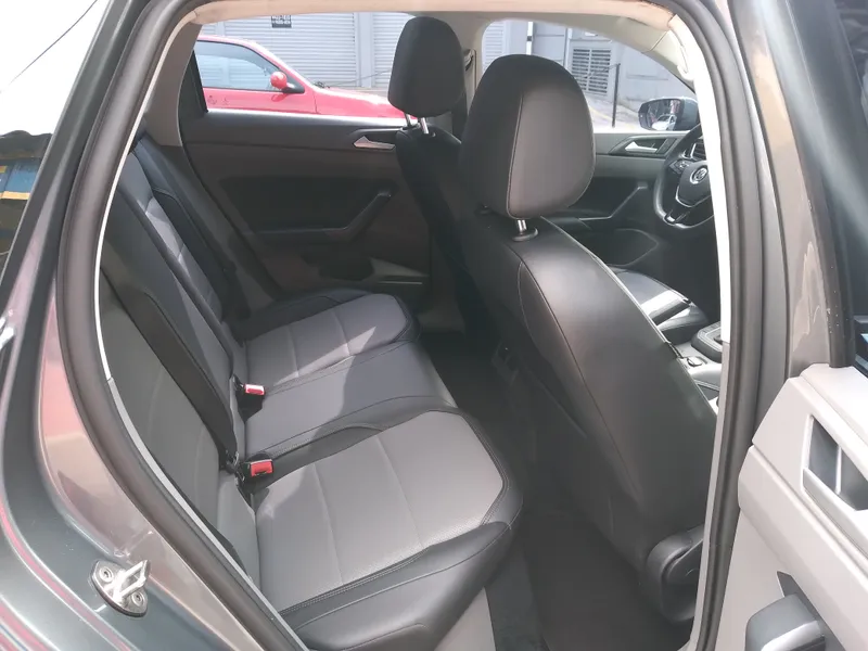Volkswagen Polo Cinza
