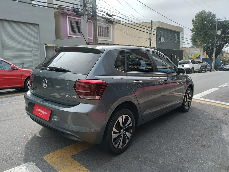 Volkswagen Polo Cinza