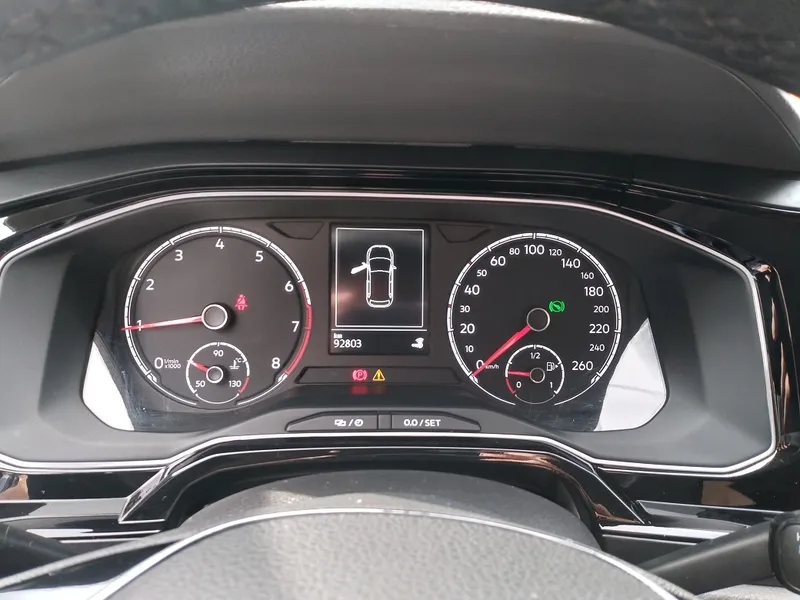 Volkswagen Polo Cinza