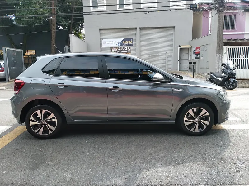Volkswagen Polo Cinza