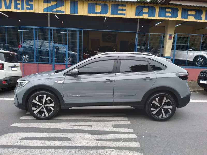 Volkswagen Nivus Cinza