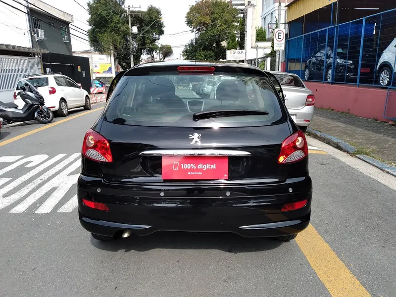 Peugeot 207 Preto