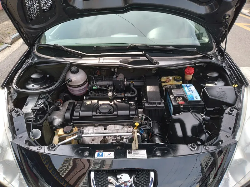 Peugeot 207 Preto