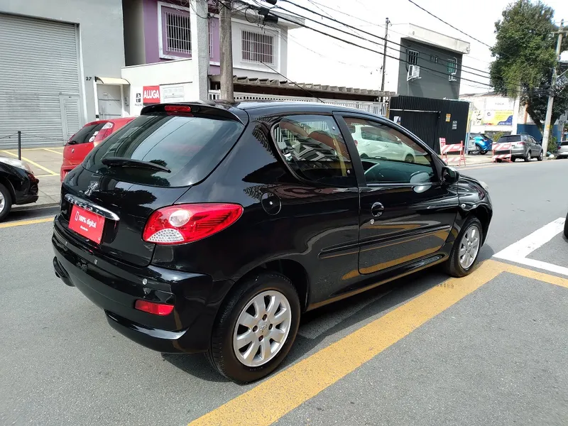 Peugeot 207 Preto