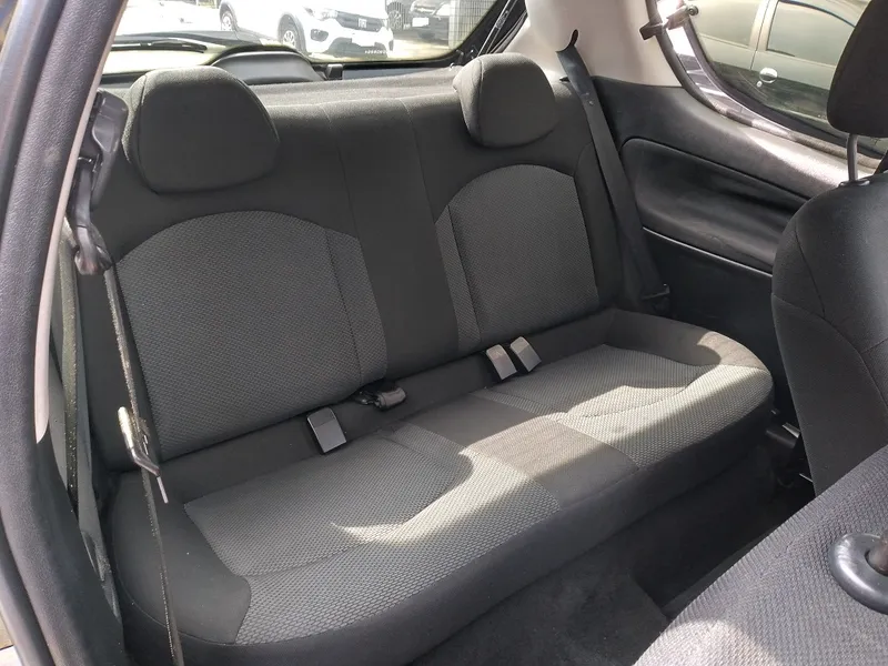 Peugeot 207 Preto