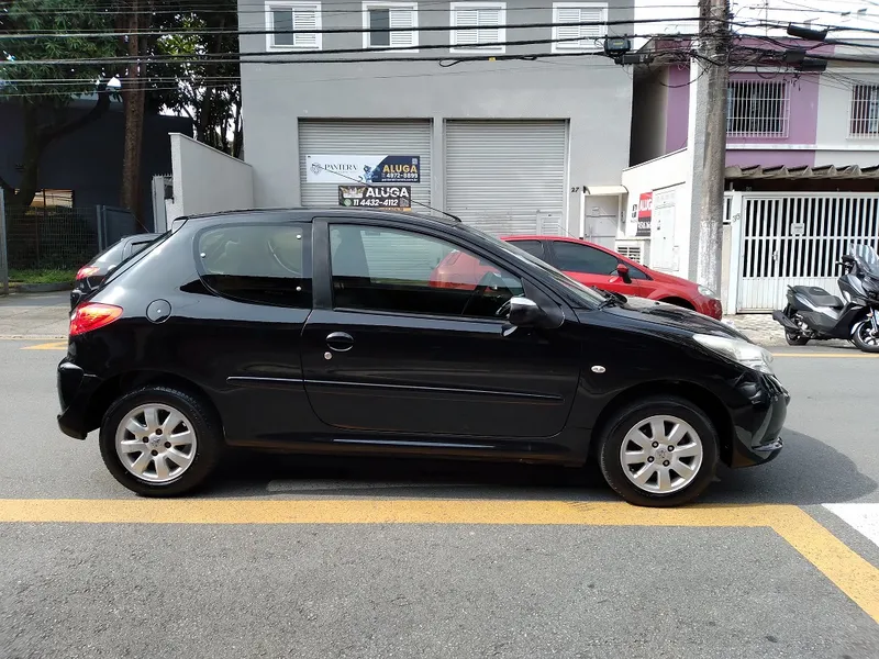 Peugeot 207 Preto