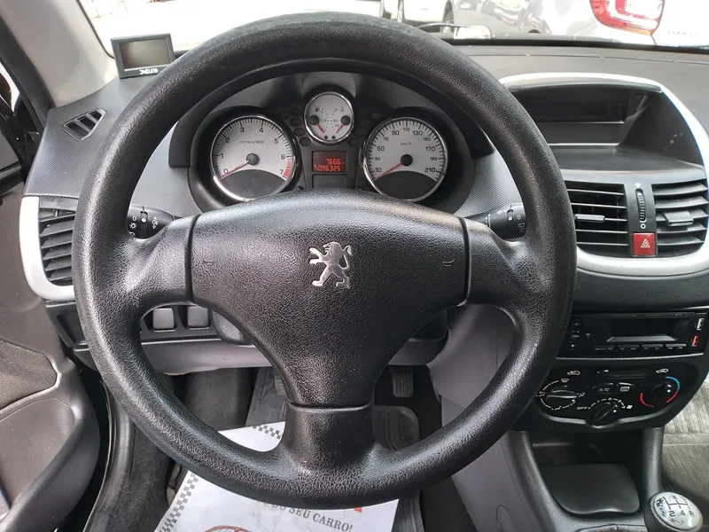 Peugeot 207 Preto