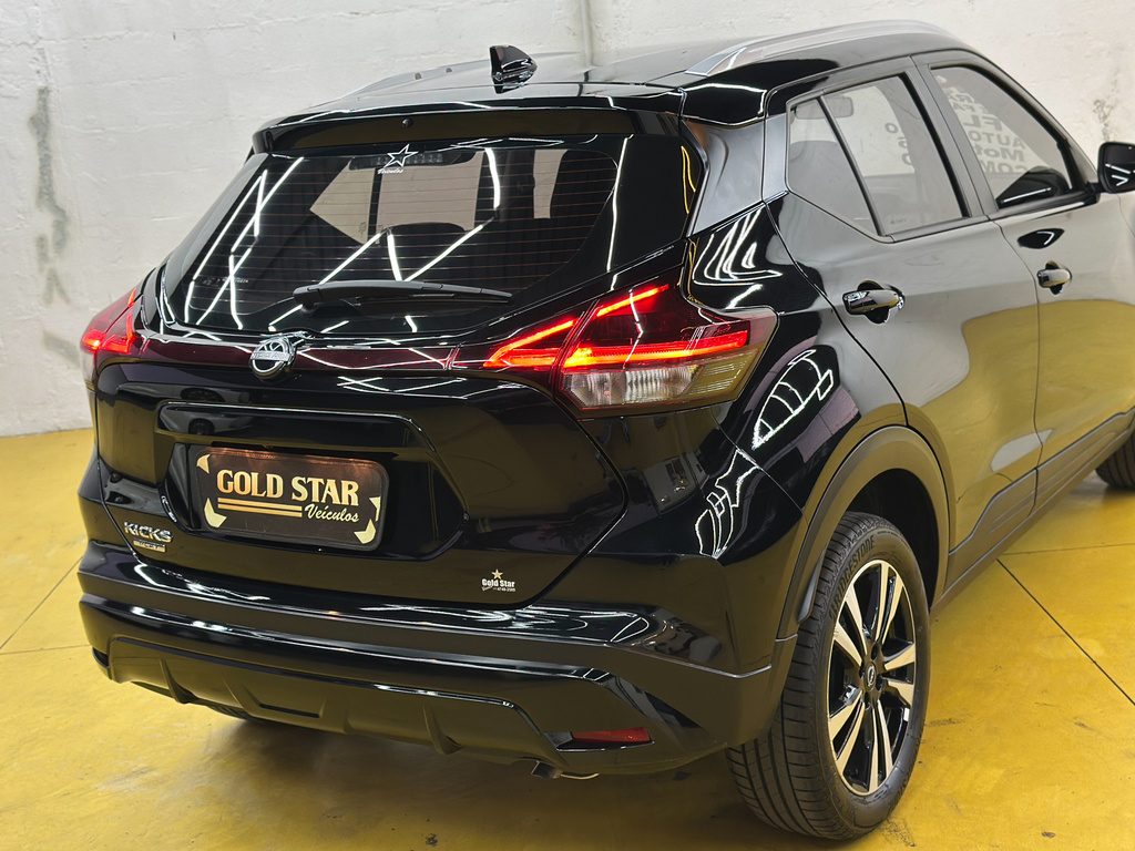 Nissan Kicks Preto