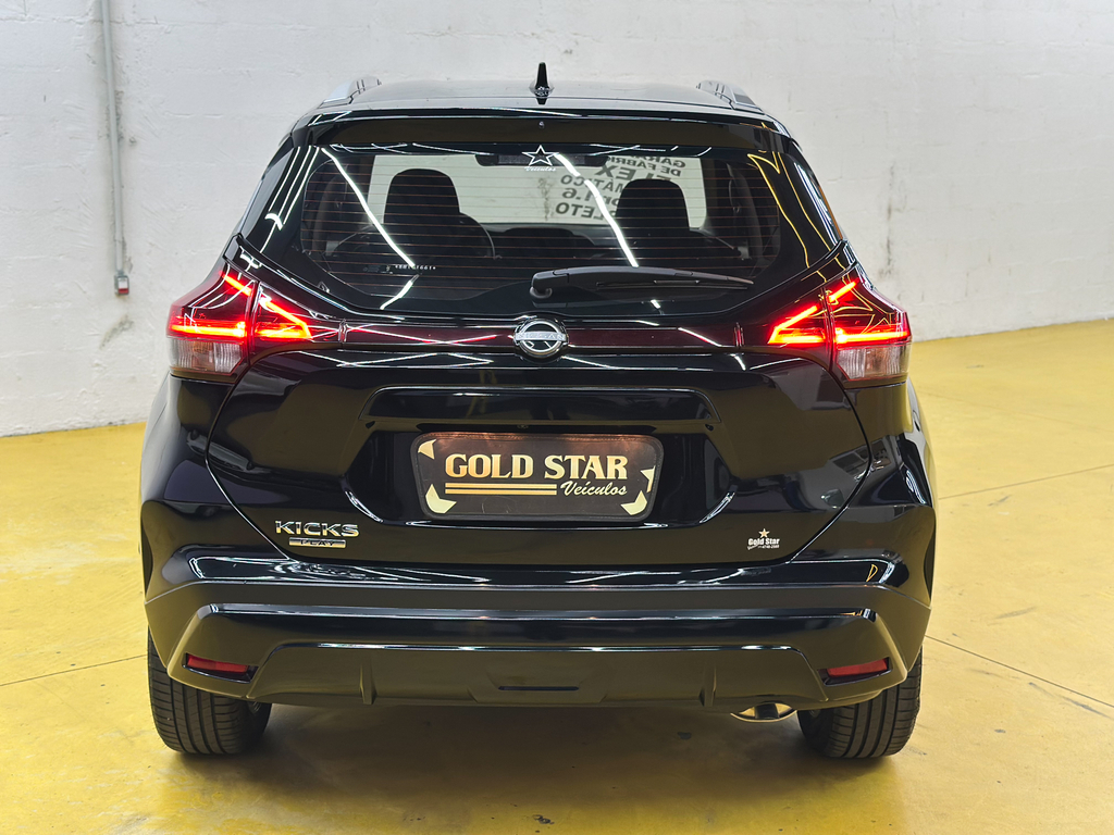 Nissan Kicks Preto