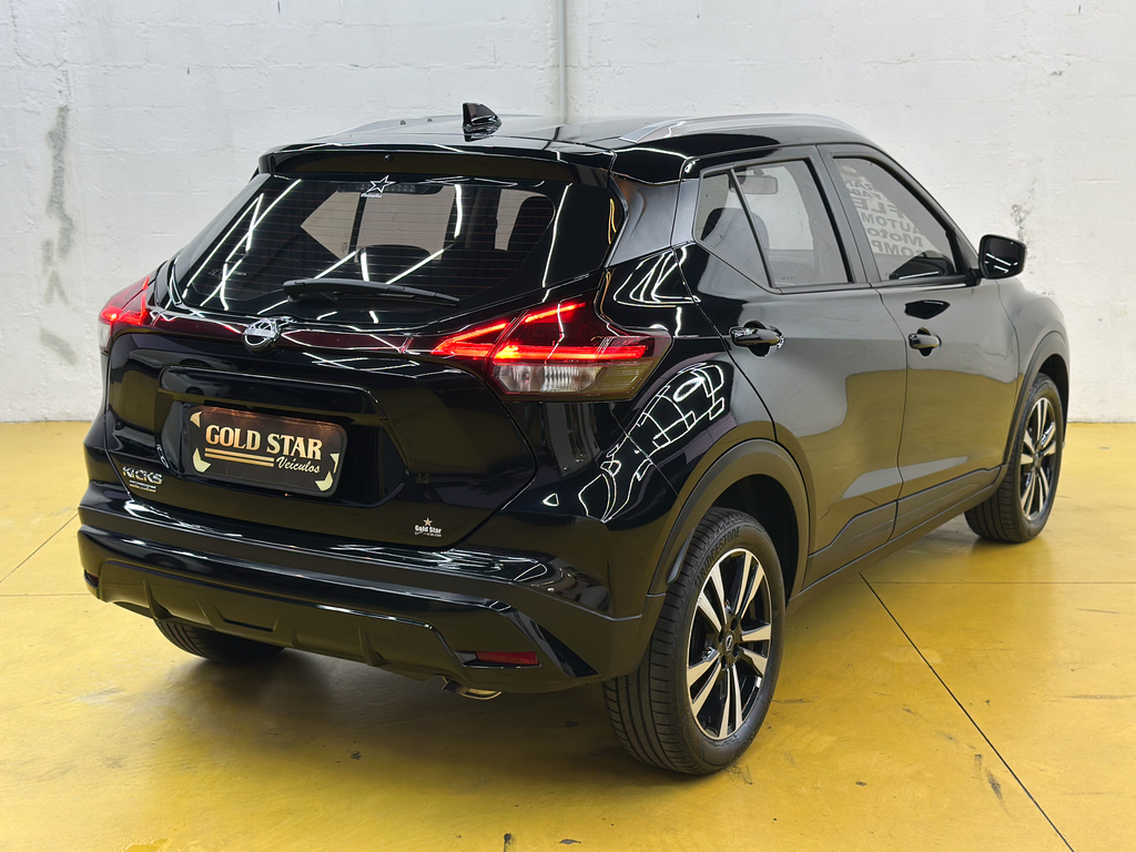 Nissan Kicks Preto