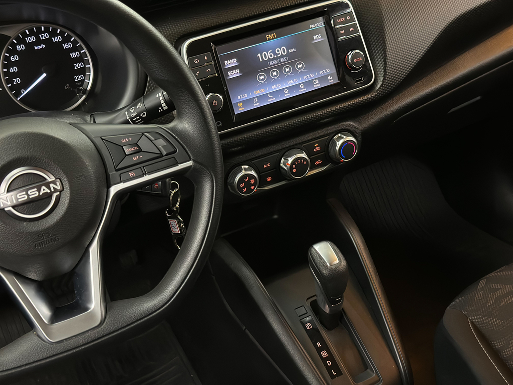 Nissan Kicks Preto