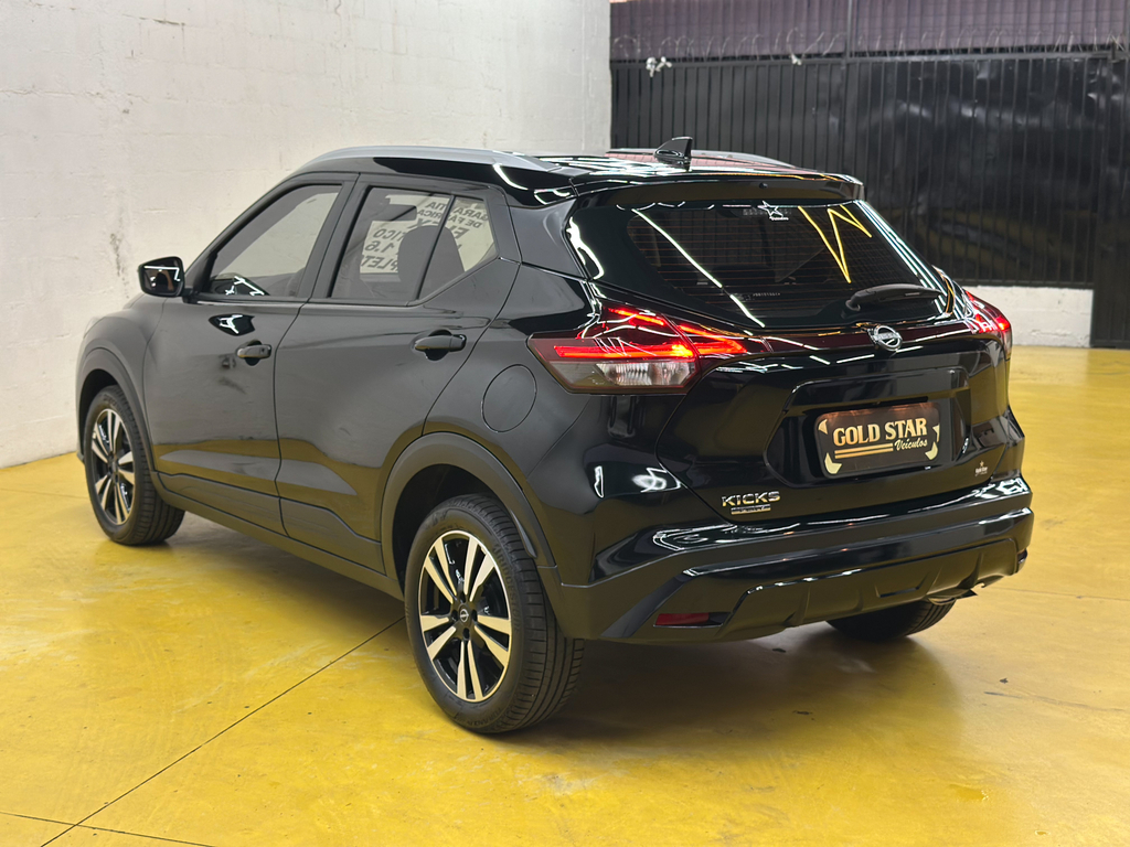 Nissan Kicks Preto