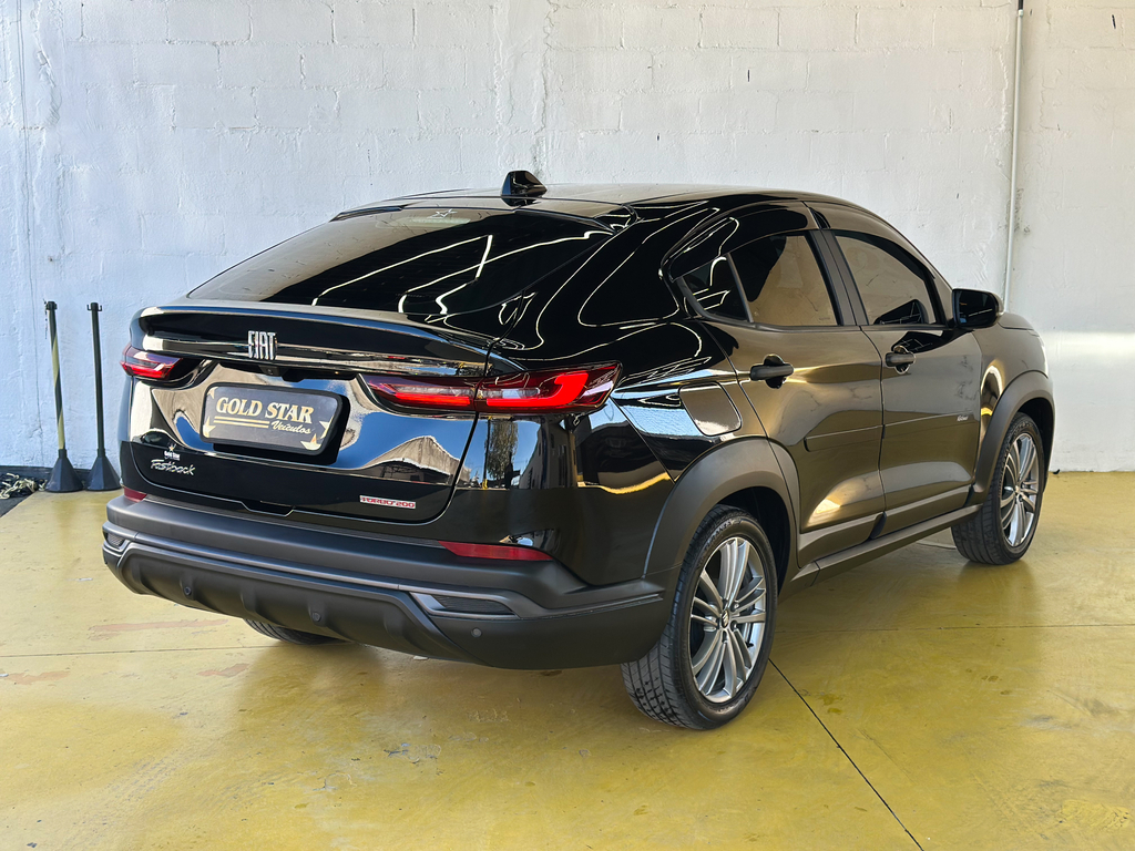 Fiat FASTBACK Preto