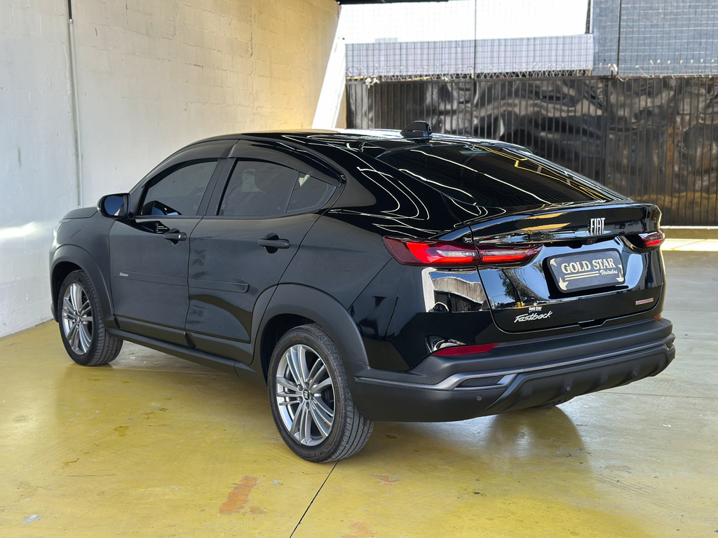 Fiat FASTBACK Preto