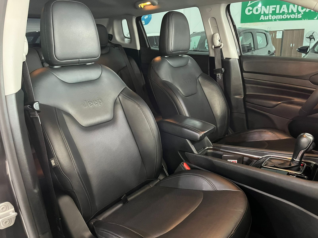 Jeep Compass Cinza