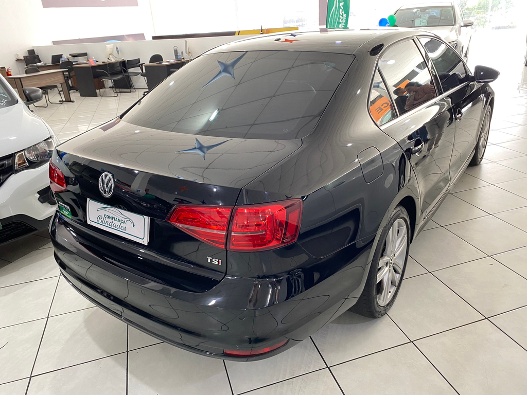 Volkswagen Jetta Preto