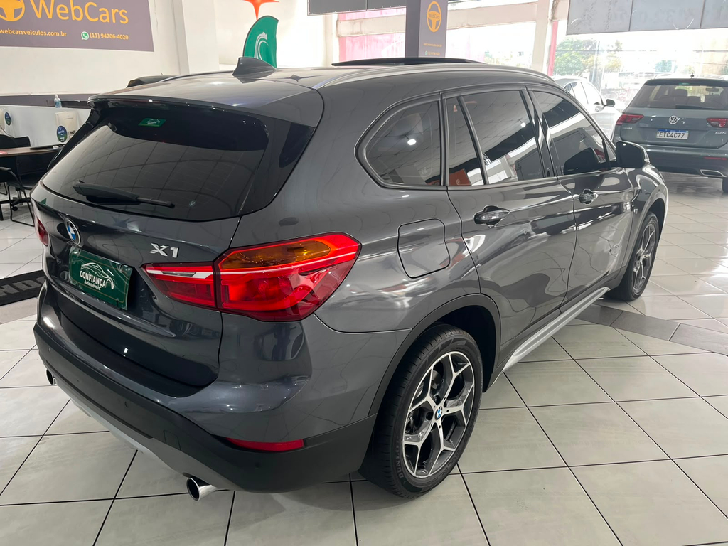 BMW X1 Cinza