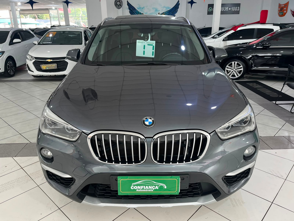 BMW X1 Cinza