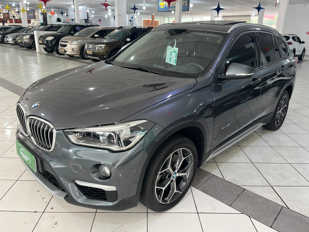 BMW X1 Cinza