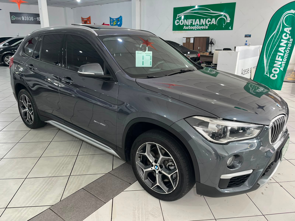 BMW X1 Cinza