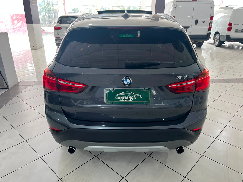 BMW X1 Cinza