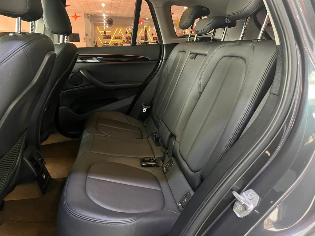 BMW X1 Cinza