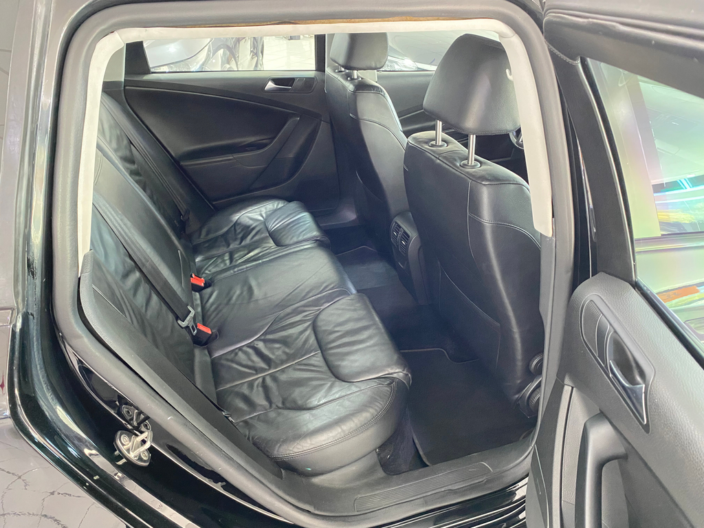 Volkswagen Passat Variant Preto