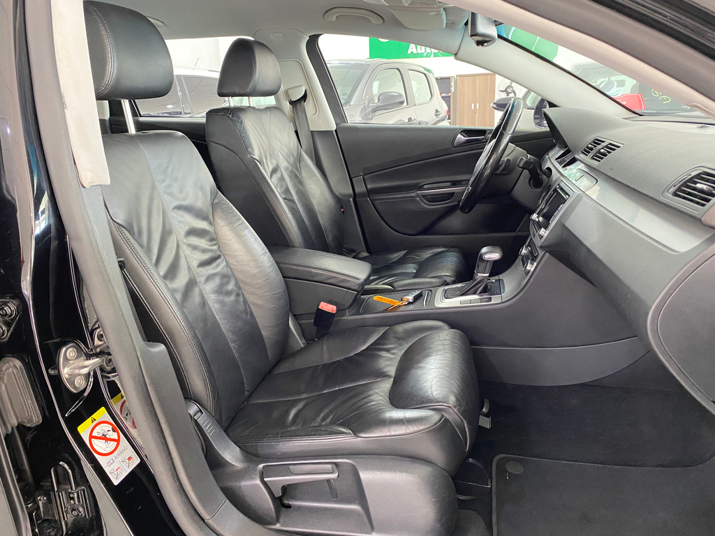 Volkswagen Passat Variant Preto