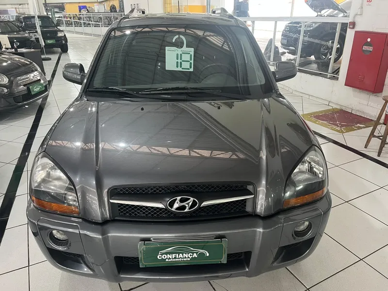 Hyundai Tucson Cinza
