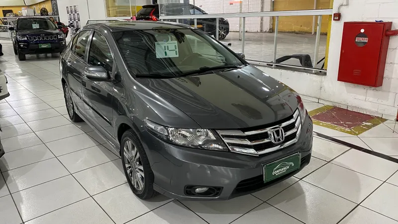 Honda City Cinza