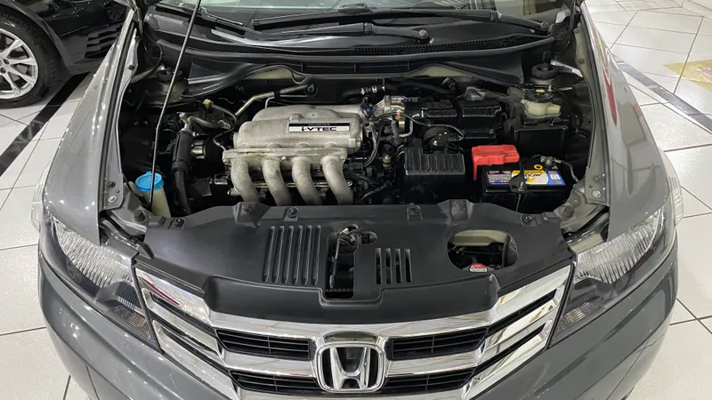 Honda City Cinza