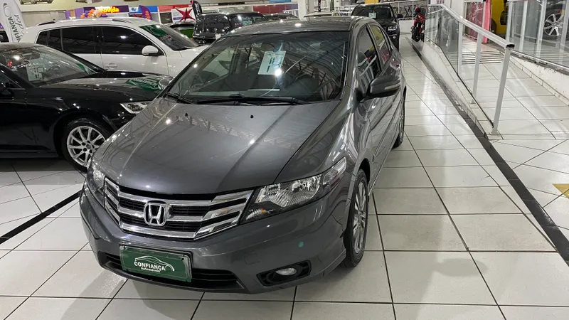 Honda City Cinza