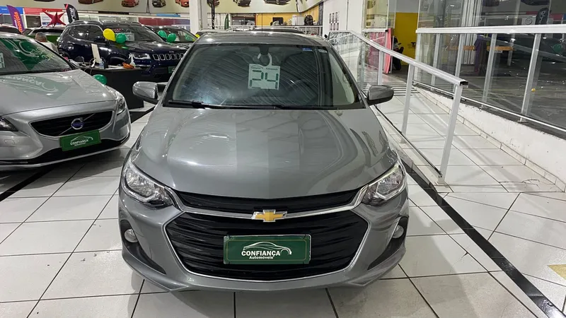 Chevrolet Onix Sedan Prata