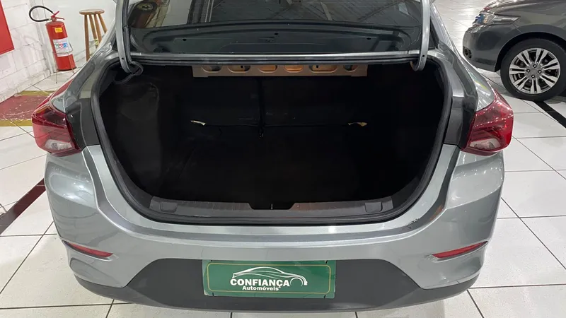 Chevrolet Onix Sedan Prata