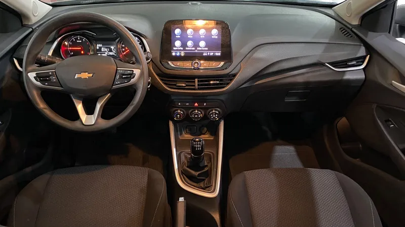 Chevrolet Onix Sedan Prata